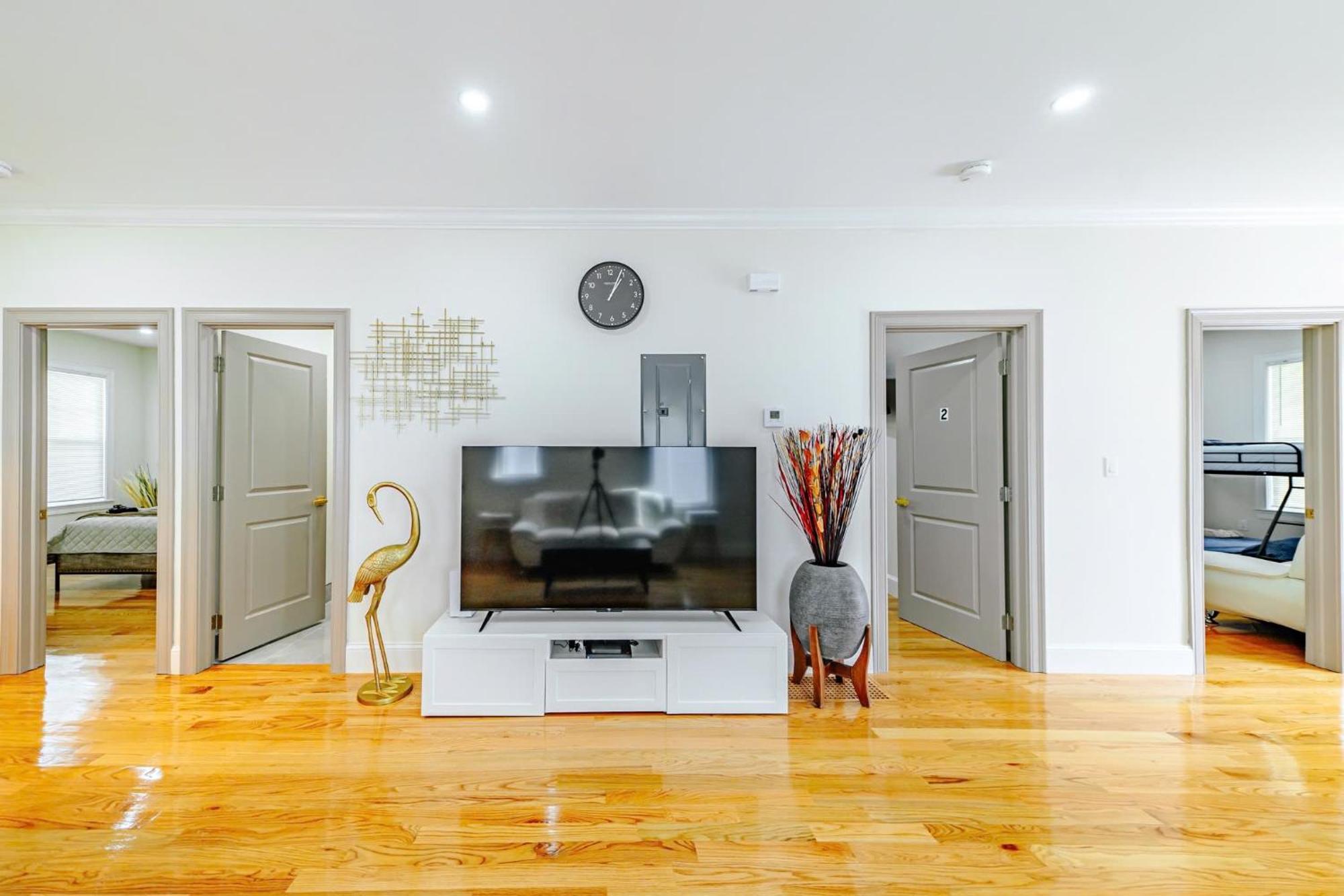 Apartment 82 - 3br - Stylish Near Mbta Boston