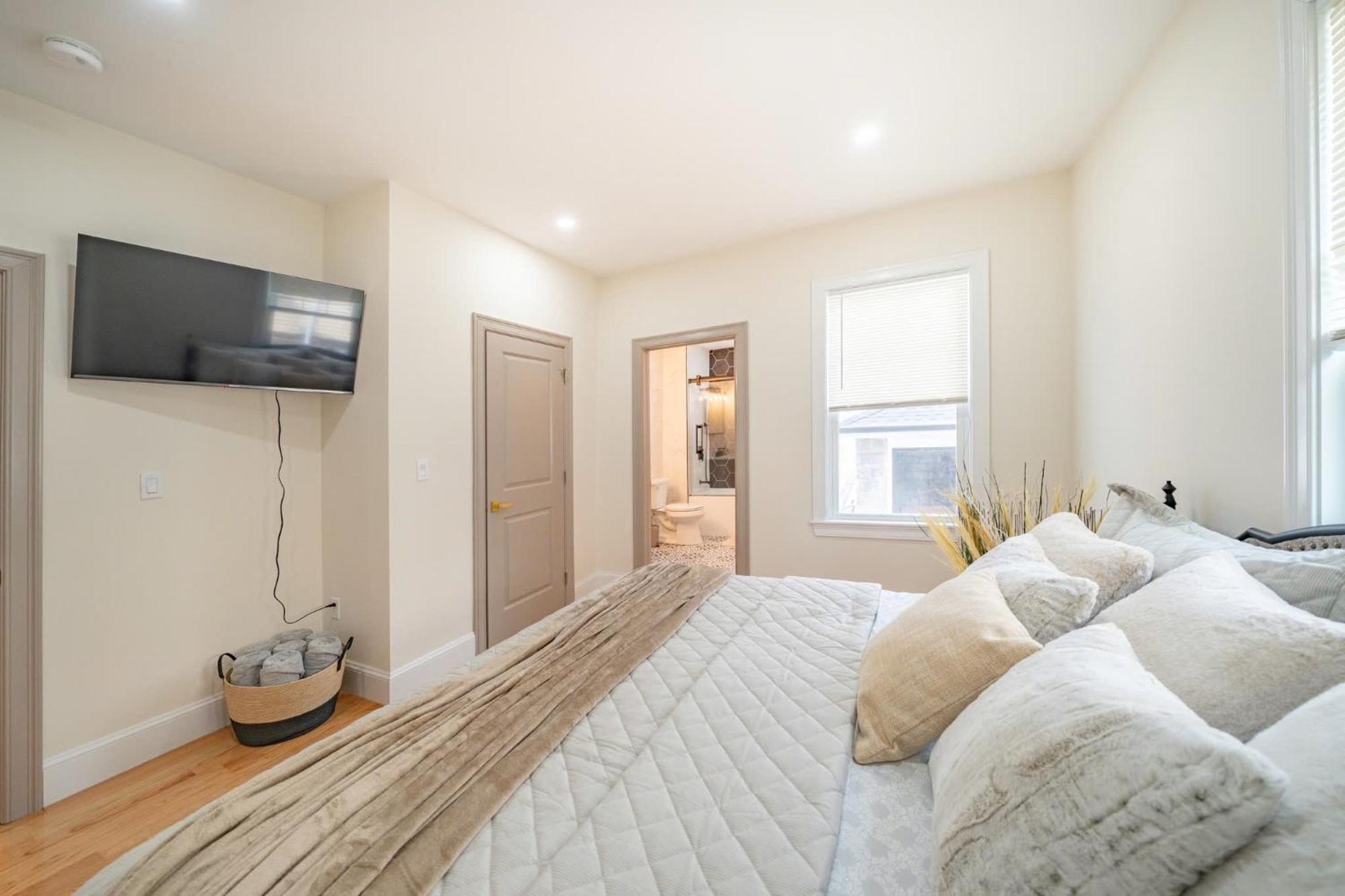 Apartment 82 - 3br - Stylish Near Mbta Boston